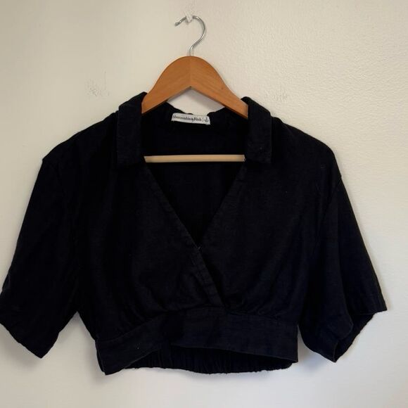 Abercrombie & Fitch Crop Wrap Linen Top in Black - Picture 3 of 5